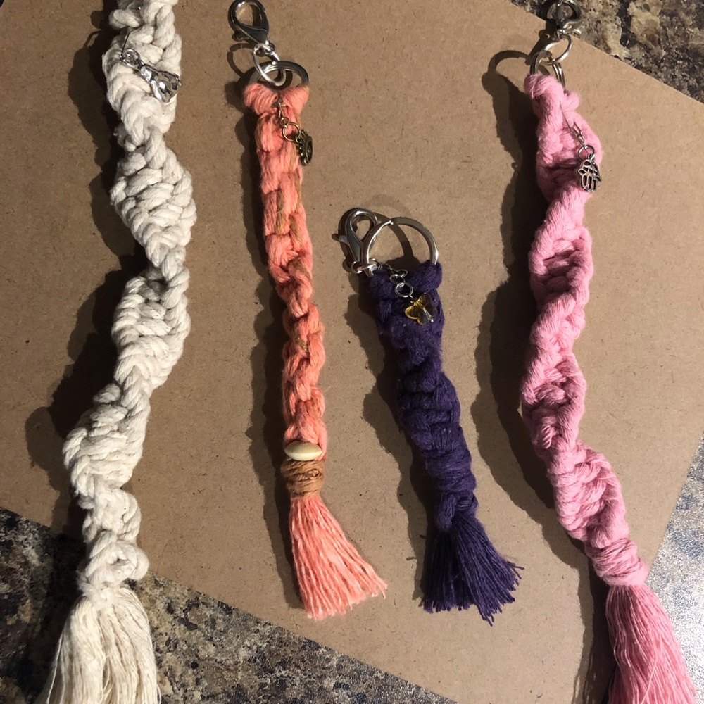 Macrame Keychain/Bag Chain - Picture 4 of 8